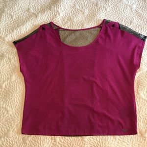 🖤4/$20! Guess Mesh Back Top 🖤💘